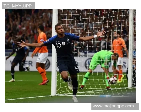 姆巴佩分享庆祝照片称国家德比胜利归球队活力无限展现精彩表现