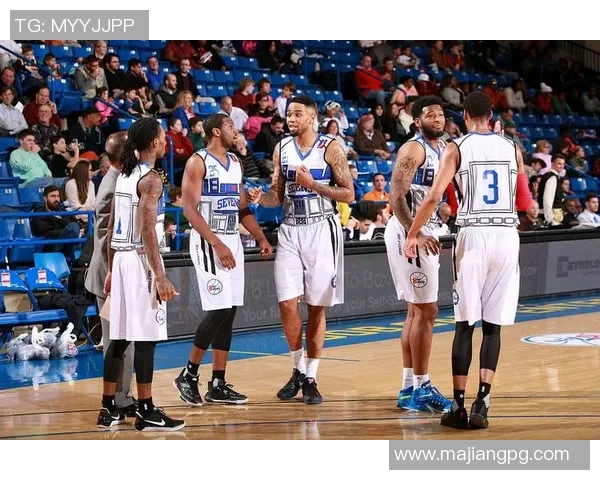 快船对决旧将鲍科比他本赛季场均创下新高表现引人瞩目 快船对决旧将鲍科比他本赛季场均创下新高表现引人瞩目