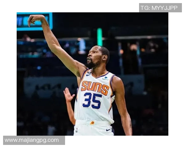 杜兰特谈末节表现强调团队合作与减压的重要性